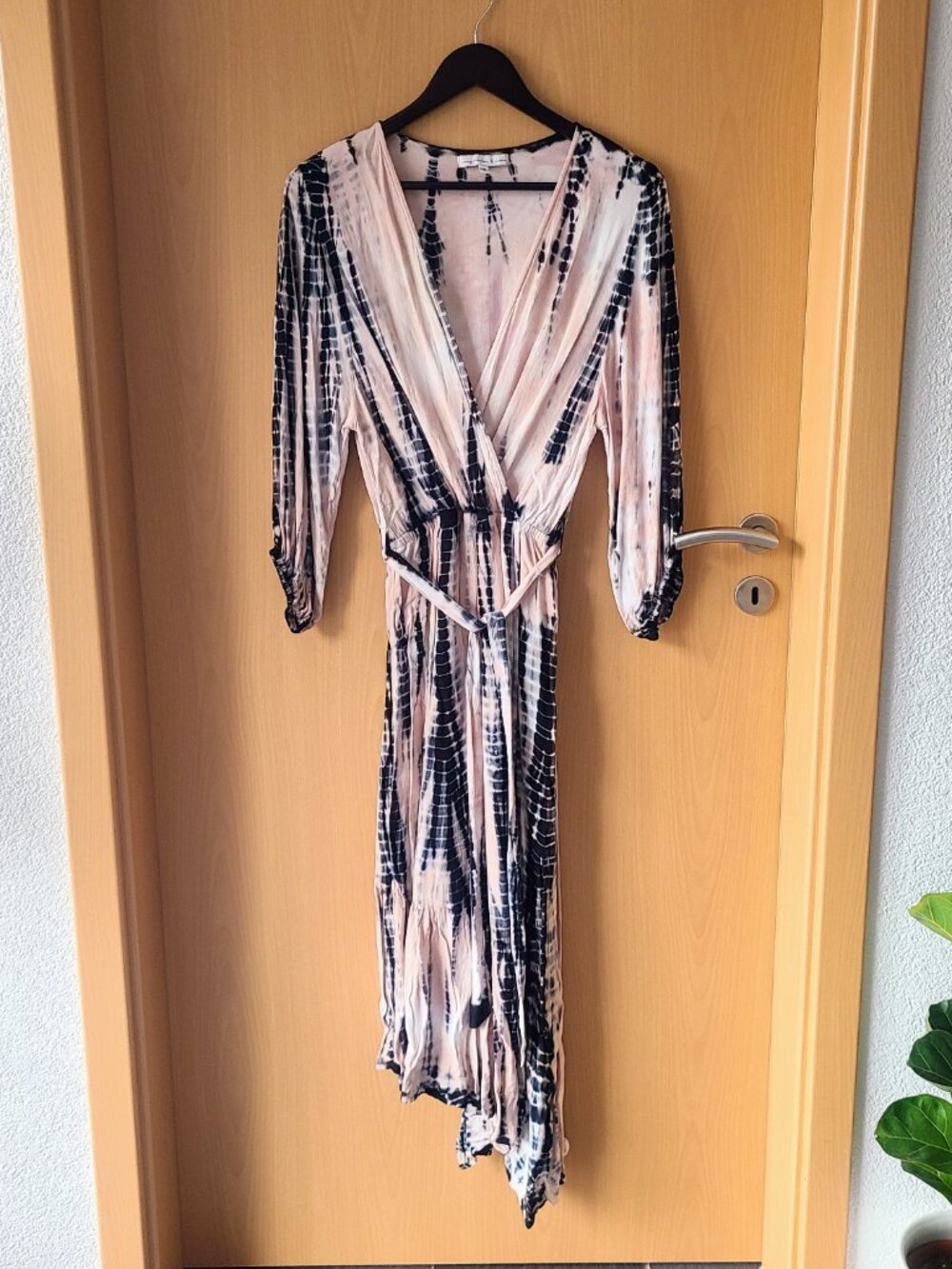 Young Fabulous & Broke Jillian Tie-Dye Faux Wrap Dress Peach, Navy Blue - Small - Picture 8 of 14